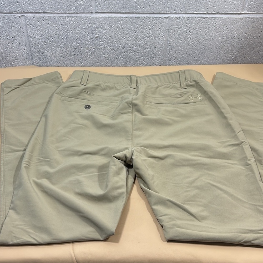 Under Armour Men's Khaki Pants​​​​​